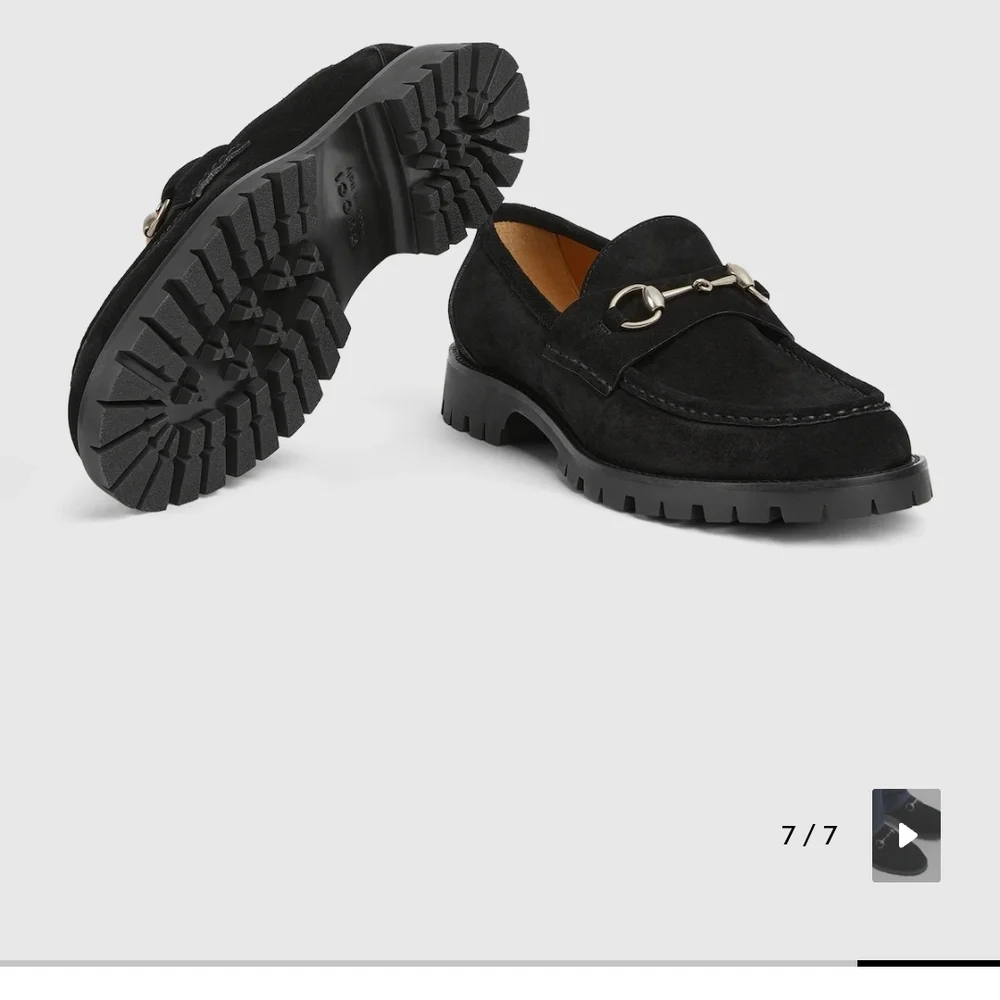 Gucci Black Leather Loafers with Silver Accent - Picture 6 of 7